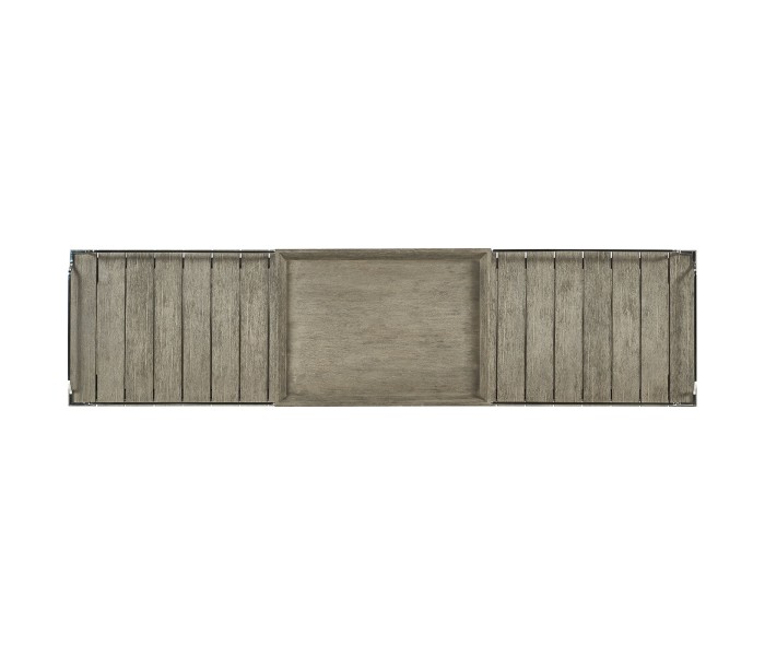 Sideboard  
with Removable  
Tray